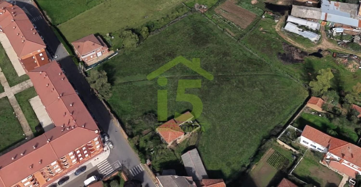 Terreno em Villaquilambre, Spain 7601 m² N.º 91466