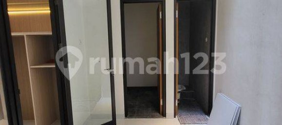 3 bedrooms House in Kebon Jeruk, Indonesia No. 1408 46