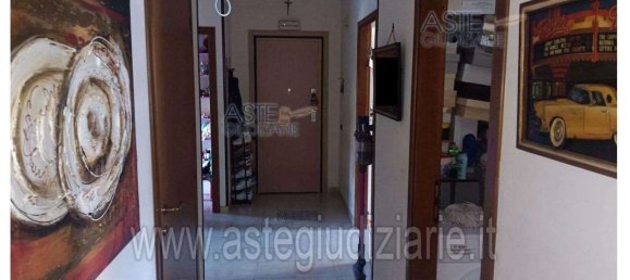 Квартира с 5 комнатами в Таранто, Италия № 30823 12