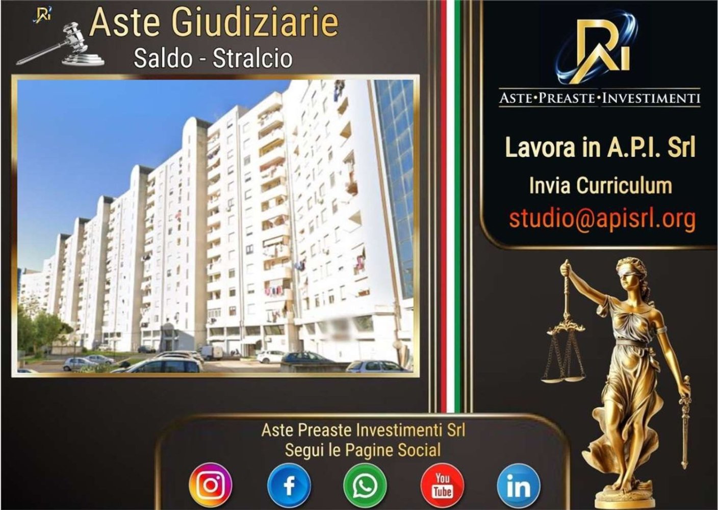 Квартира с 5 комнатами в Таранто, Италия № 30823