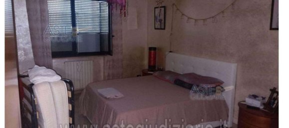 Квартира с 5 комнатами в Таранто, Италия № 30823 4