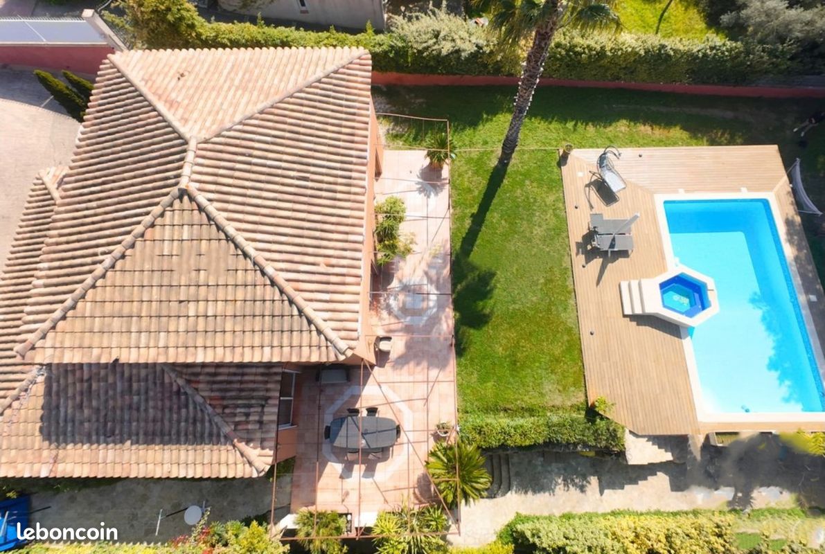 Вилла с 4 спальнями в Марсель, Франция № 350504