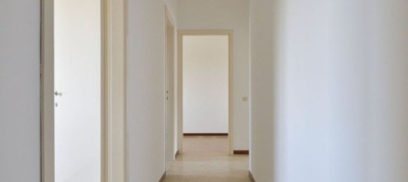 5 bedrooms Apartment in Pordenone, Italy No. 331284 7