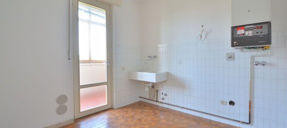 5 bedrooms Apartment in Pordenone, Italy No. 331284 4