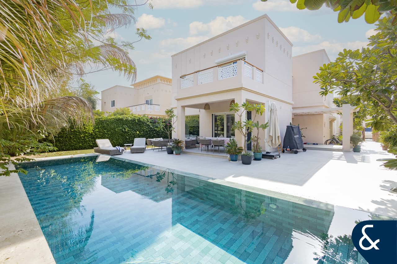 Villa de 3 dormitorios en The Lakes, UAE No. 120748
