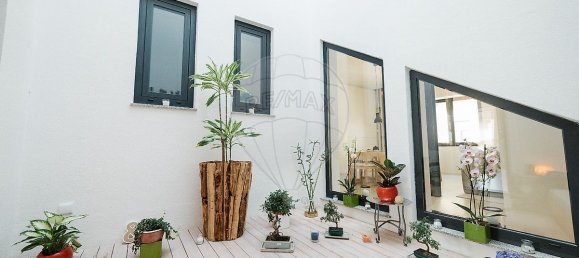 3 bedrooms House in Porto, Portugal No. 24220 17