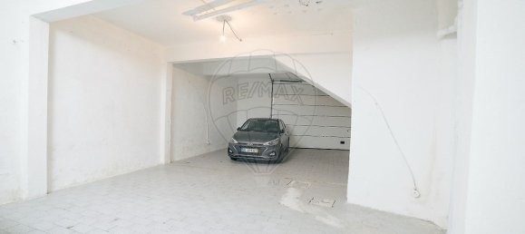 3 bedrooms House in Porto, Portugal No. 24220 25