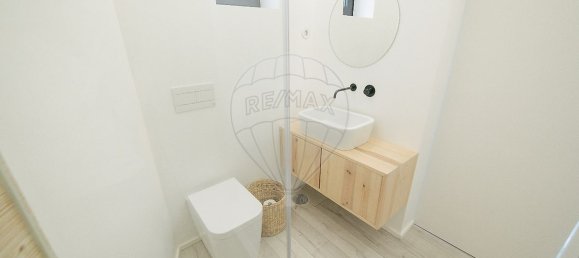 3 bedrooms House in Porto, Portugal No. 24220 14