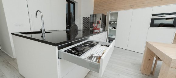 3 bedrooms House in Porto, Portugal No. 24220 9