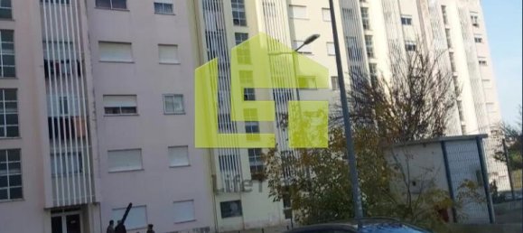 3 bedrooms Apartment in Loures, Portugal No. 94680 16