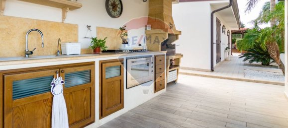 5 Schlafzimmer Villa in Cinisi, Italy, Nr. 102983 13