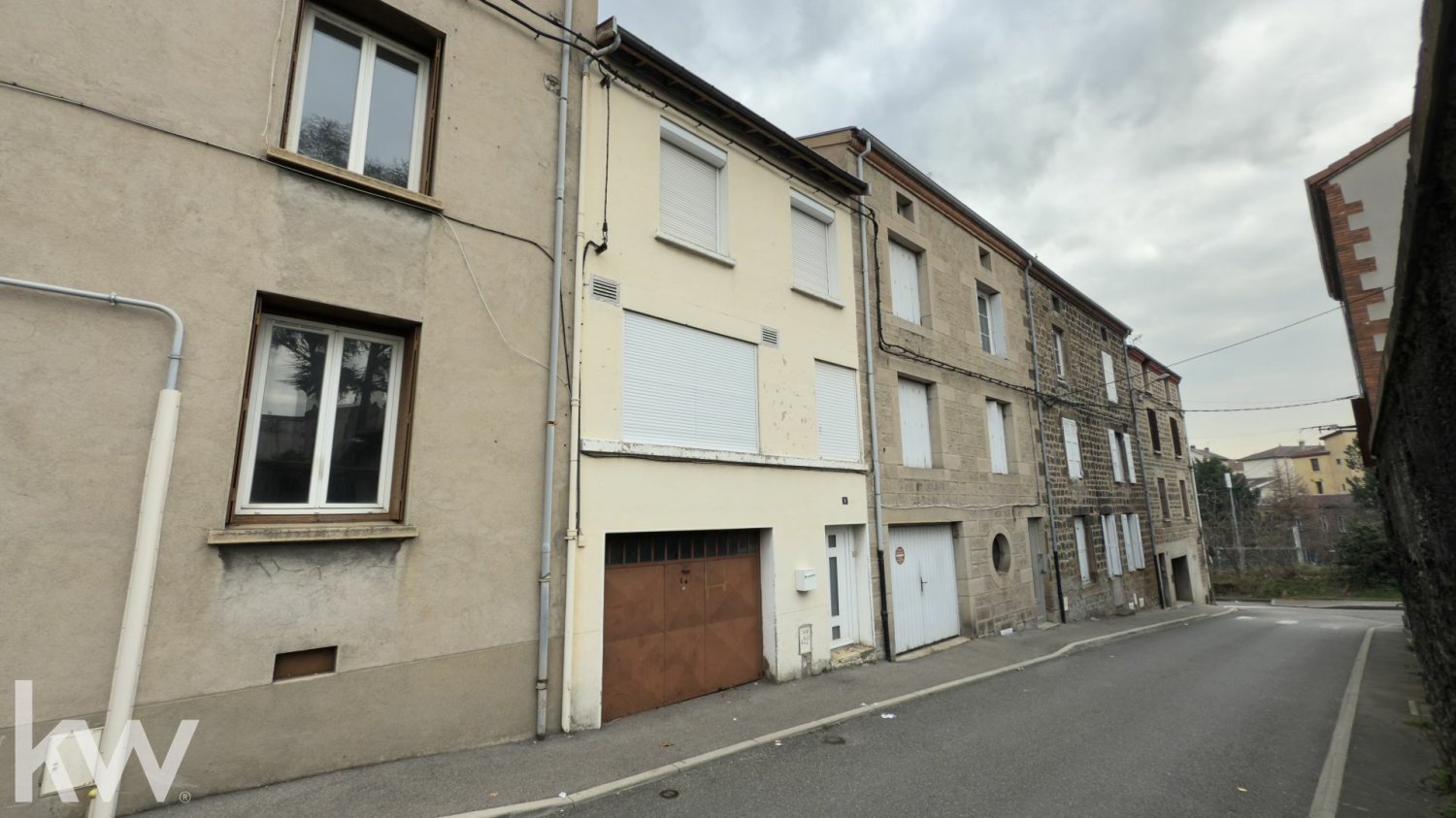 Casa de 4 dormitorios en Saint-Chamond, France No. 205192