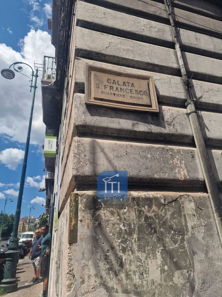 2 bedrooms Apartment in Naples, Italy No. 340018