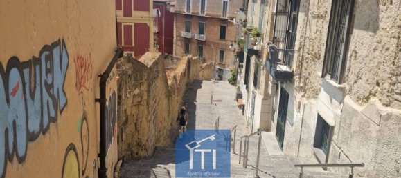 2 bedrooms Apartment in Naples, Italy No. 340018 4