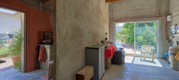 4 bedrooms House in Pierrevert, France No. 287850 11