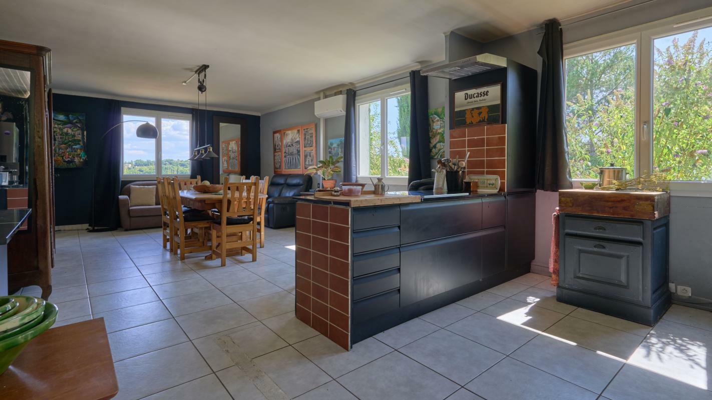 4 bedrooms House in Pierrevert, France No. 287850