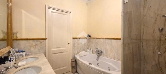 8 bedrooms Apartment in Prato, Italy No. 359868 22