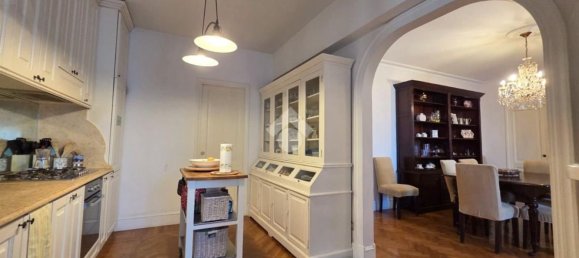 8 bedrooms Apartment in Prato, Italy No. 359868 6