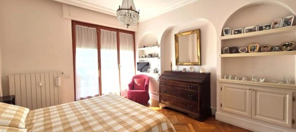 8 bedrooms Apartment in Prato, Italy No. 359868 14