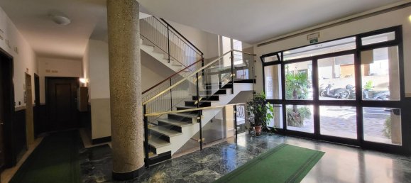 3 Schlafzimmer Wohnung in Genoa, Italy, Nr. 376401 5