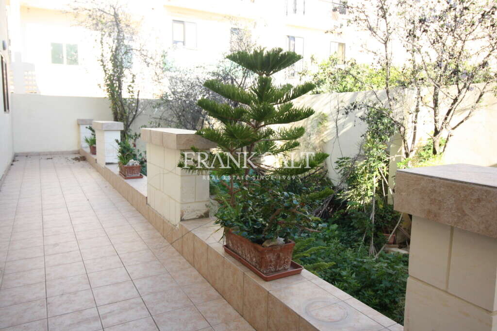 4 غرف نوم بنغالو في Mosta, Malta رقم 11148