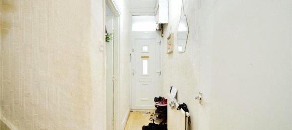 3 bedrooms House in East Ham, United Kingdom No. 11428 10