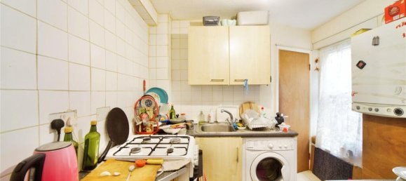 3 bedrooms House in East Ham, United Kingdom No. 11428 11