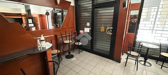 Propiedad comercial de 2 habitaciónes en Corsico, Italy No. 238556 12