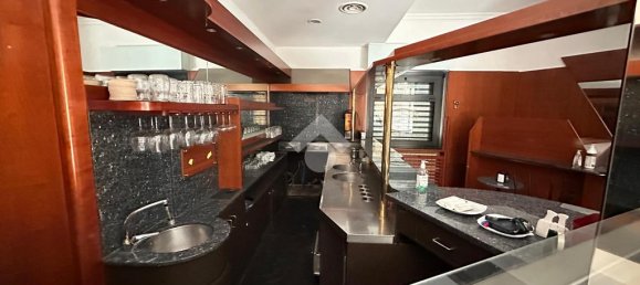 Propiedad comercial de 2 habitaciónes en Corsico, Italy No. 238556 4