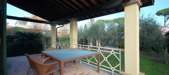 10 bedrooms Villa in Pietrasanta, Italy No. 333188 3