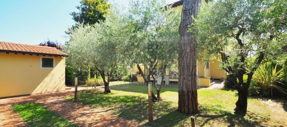 10 bedrooms Villa in Pietrasanta, Italy No. 333188 5