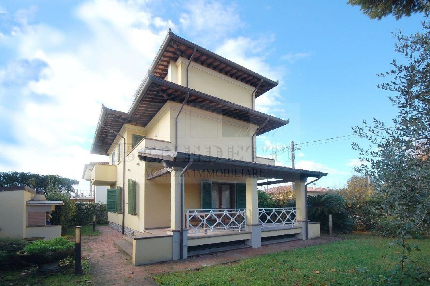 10 bedrooms Villa in Pietrasanta, Italy No. 333188