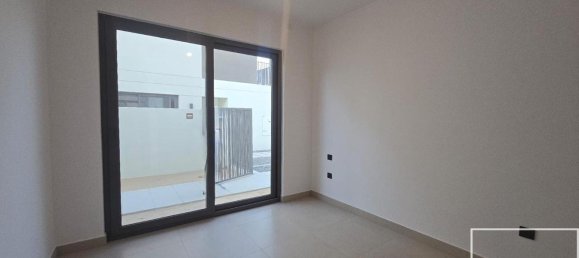 Таунхаус с 4 спальнями в Tilal Al Ghaf, ОАЭ № 112374 8