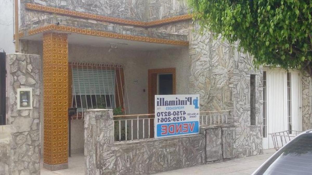 3 bedrooms House in Tres de Febrero, Argentina No. 4217