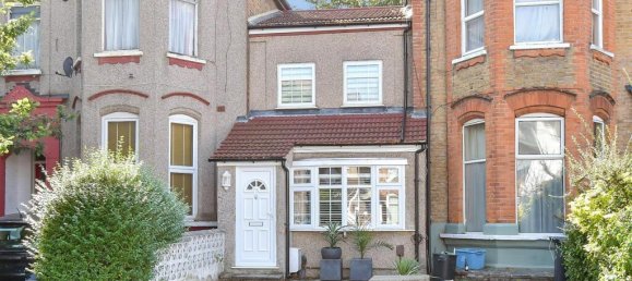 2 bedrooms House in Essex, United Kingdom No. 3983 4