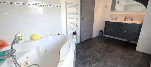 4 bedrooms House in Chisseaux, France No. 257281 3