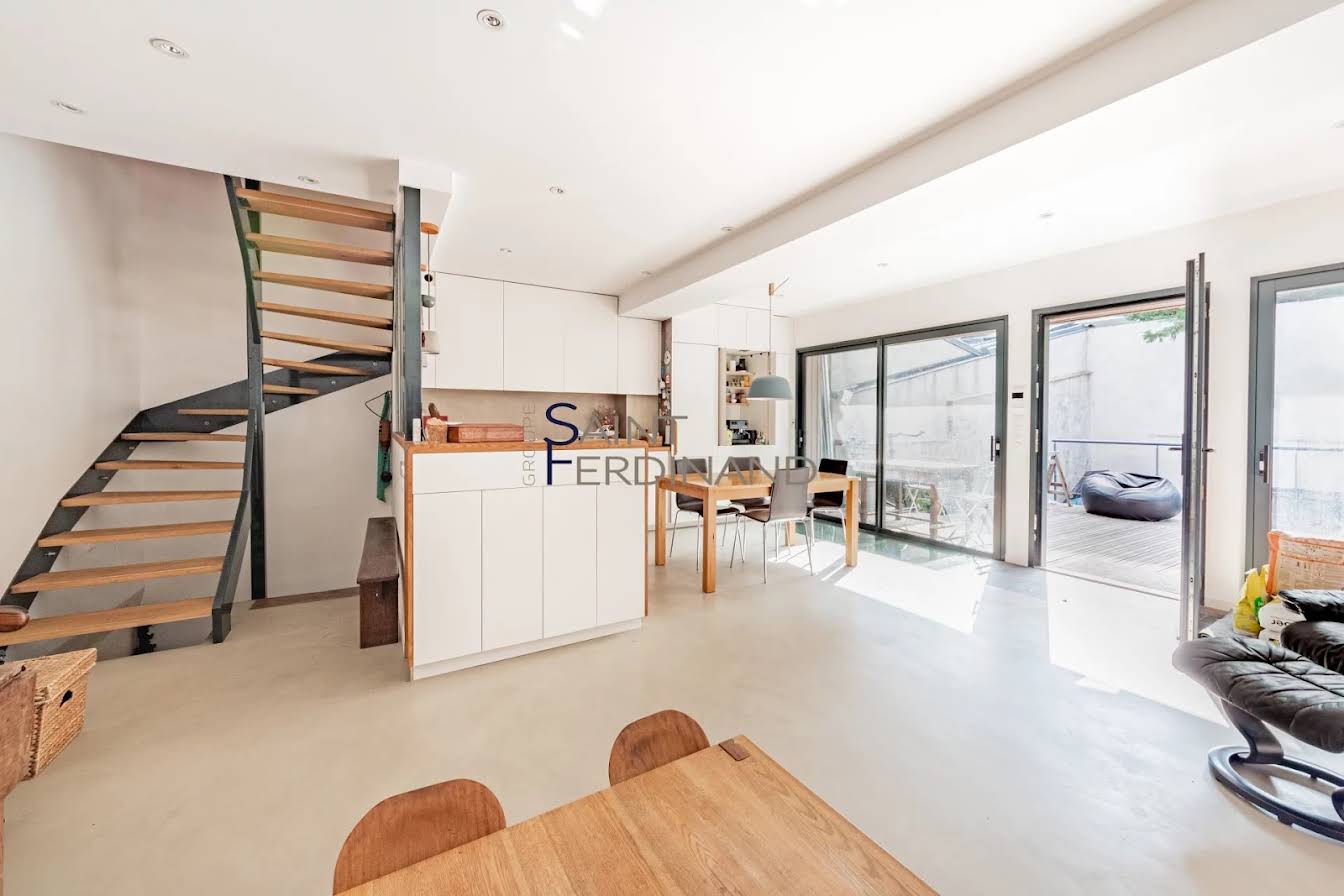 Casa de 4 dormitorios en Malakoff, France No. 114564