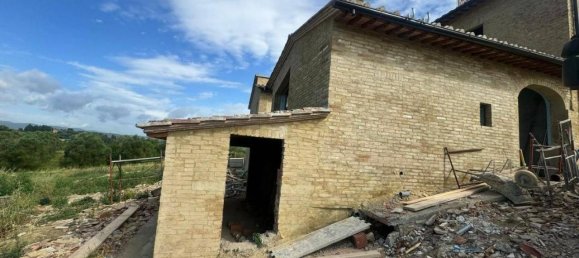 7 rooms House in Siena, Italy No. 131151 4