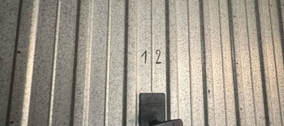  Garage in Toirano, Italy No. 82221 9