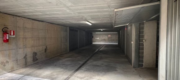  Garage in Toirano, Italy No. 82221 8