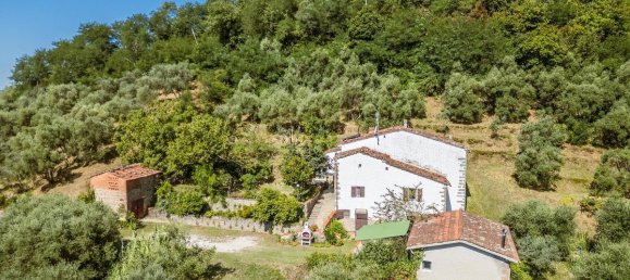 8 bedrooms House in Marliana, Italy No. 296944 5