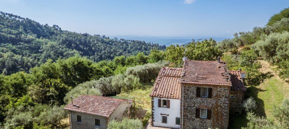 8 bedrooms House in Marliana, Italy No. 296944 2