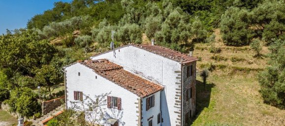 8 bedrooms House in Marliana, Italy No. 296944 3