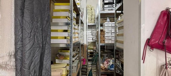 25m² Commercial property in Naples, Italy No. 320986 27