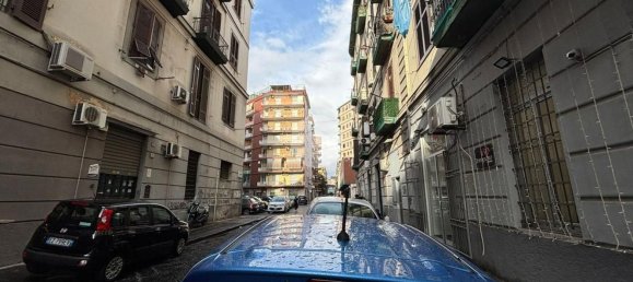 25m² Commercial property in Naples, Italy No. 320986 2