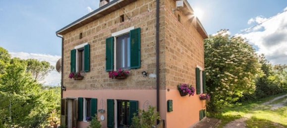 6 rooms House in Castiglione del Lago, Italy No. 56890 4
