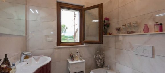 6 rooms House in Castiglione del Lago, Italy No. 56890 21