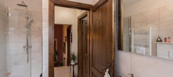 6 rooms House in Castiglione del Lago, Italy No. 56890 20