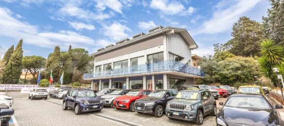 5 rooms Commercial property in Rome, Italy No. 215385 3