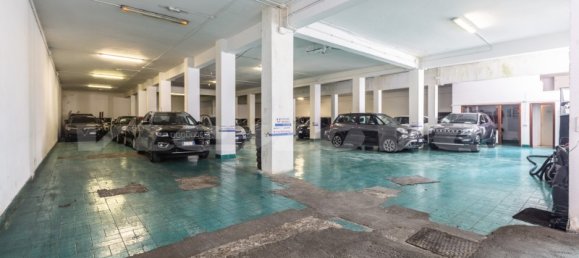 5 rooms Commercial property in Rome, Italy No. 215385 8